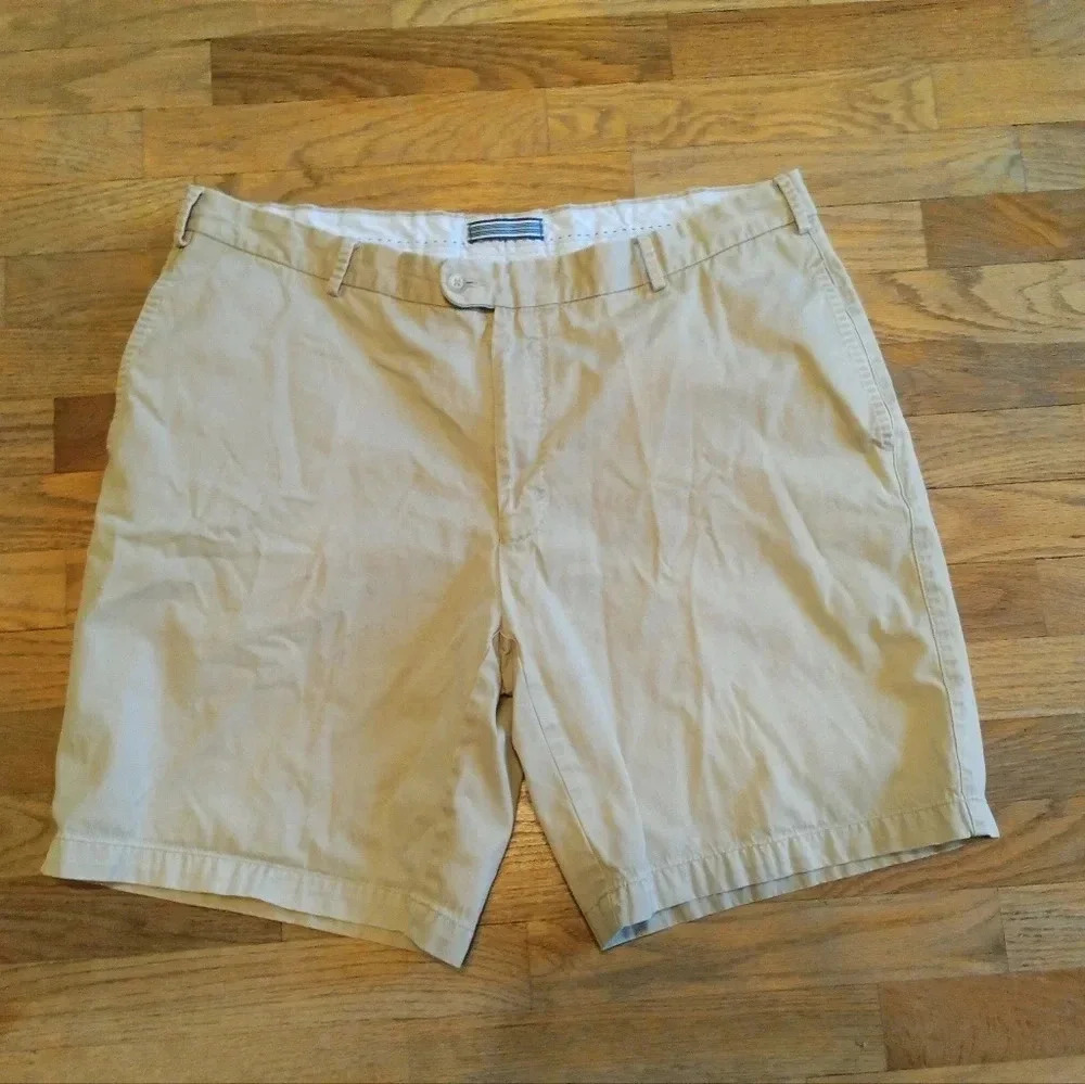 Peter Millar Men’s Khaki Golf Shorts Size 38